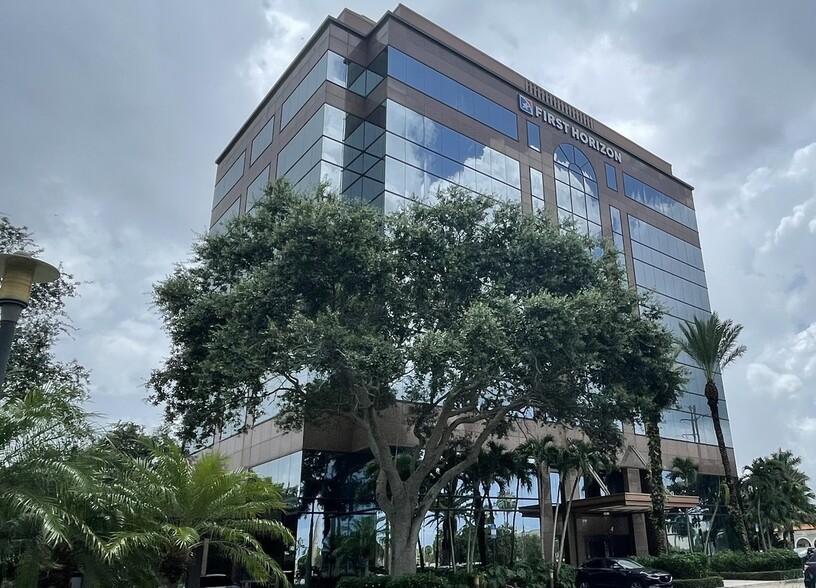 2150 Goodlette-Frank Rd, Naples, FL for lease - Primary Photo - Image 1 of 4