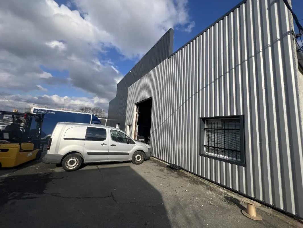 Office in Mérignac for lease Building Photo- Image 1 of 10
