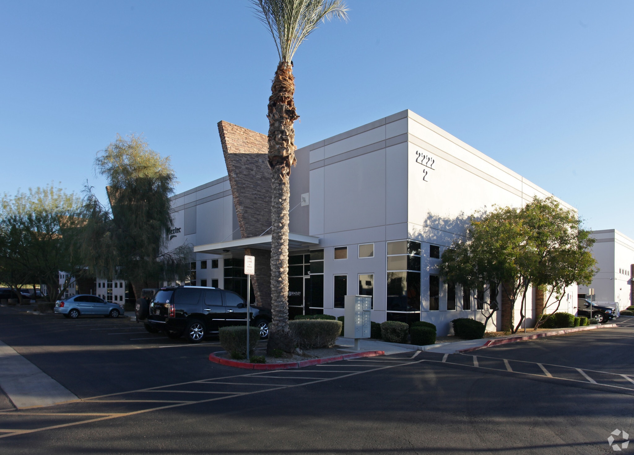 2222 W Parkside Ln, Phoenix, AZ for sale Primary Photo- Image 1 of 11