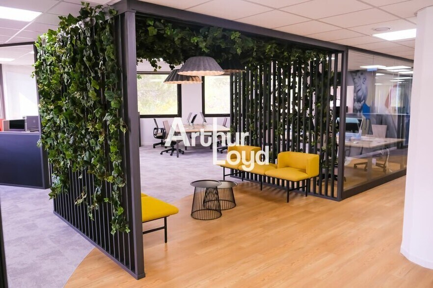 Office in Biot for sale - Interior Photo - Image 2 of 12