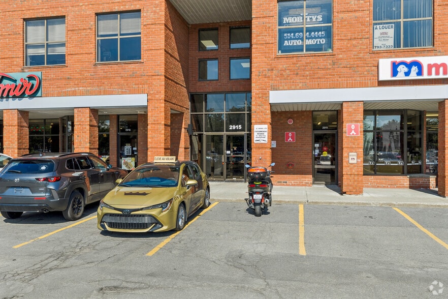 2915 Boul Saint-Charles, Kirkland, QC à louer - Photo du bâtiment - Image 3 de 6