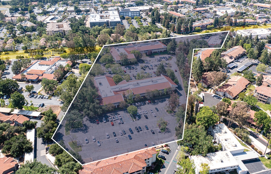 195 E Hillcrest Dr, Thousand Oaks, CA for sale - Primary Photo - Image 2 of 10