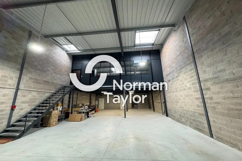 Flex in Montpellier for lease Interior Photo- Image 1 of 15