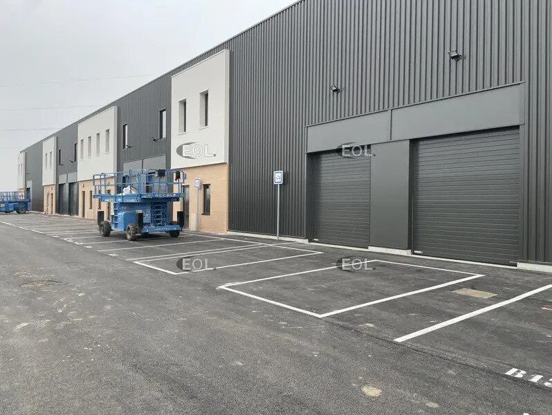 Flex in Persan for sale Building Photo- Image 1 of 6