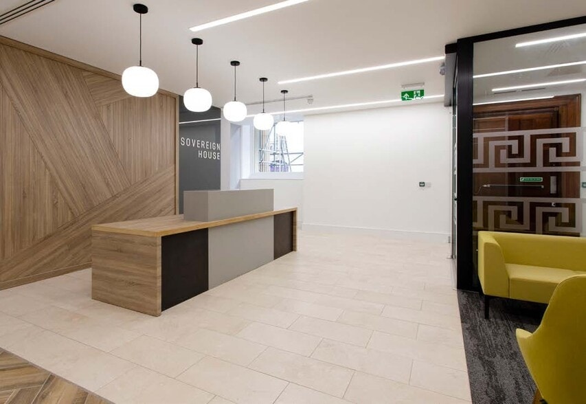 1-2 South Para, Leeds for lease - Building Photo - Image 2 of 6