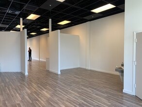 2355 vanderbilt beach Rd, Naples, FL for lease Interior Photo- Image 2 of 7