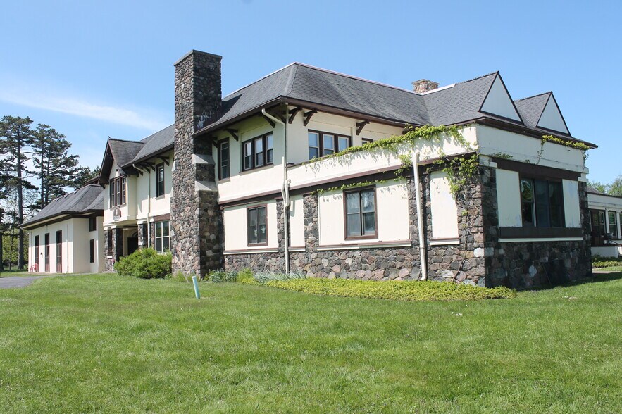 7200 Lake Shore Rd, Derby, NY à vendre - Photo du bâtiment - Image 1 de 20