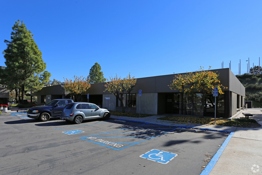 9561 Ridgehaven Ct, San Diego, CA for lease - Primary Photo - Image 1 of 3