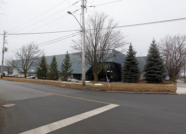 Plus de détails pour 100 Carson St, Toronto, ON - Industriel à louer