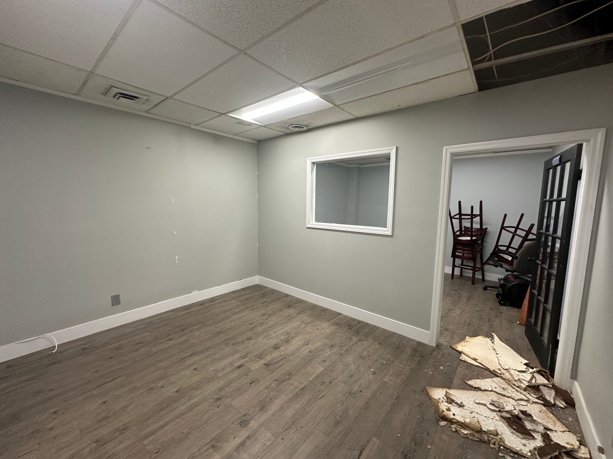 300 Hempstead Tpke, West Hempstead, NY for lease Interior Photo- Image 1 of 2