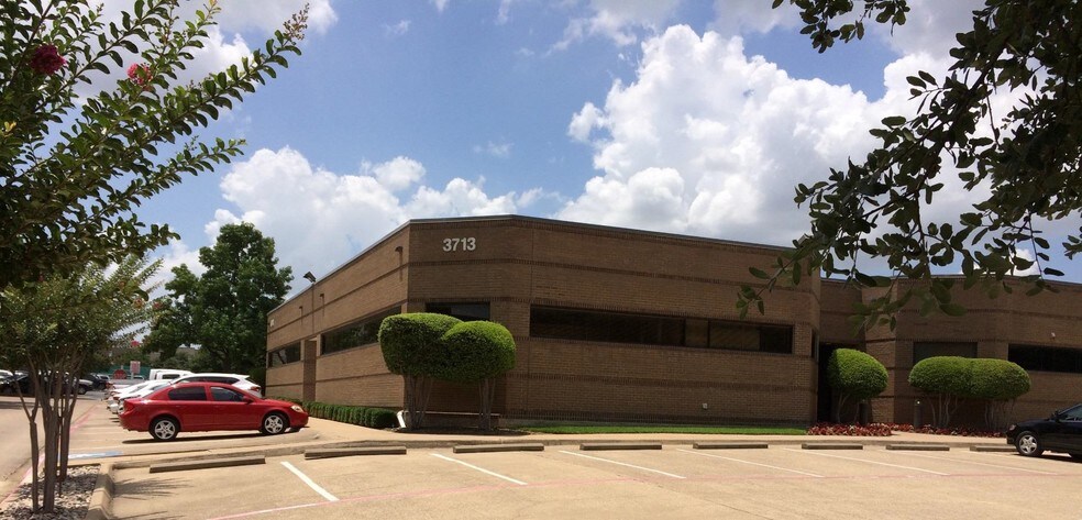 3713 W 15th St, Plano, TX à louer - Photo du bâtiment - Image 1 de 5