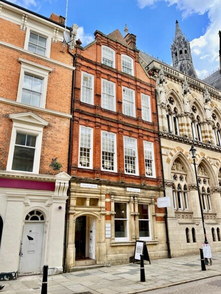 2 St Giles Sq, Northampton à louer - Photo du bâtiment - Image 1 de 1