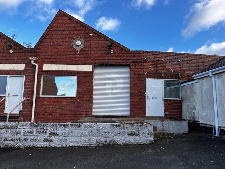153 Powke Ln, Rowley Regis à louer - Photo du bâtiment - Image 2 de 8