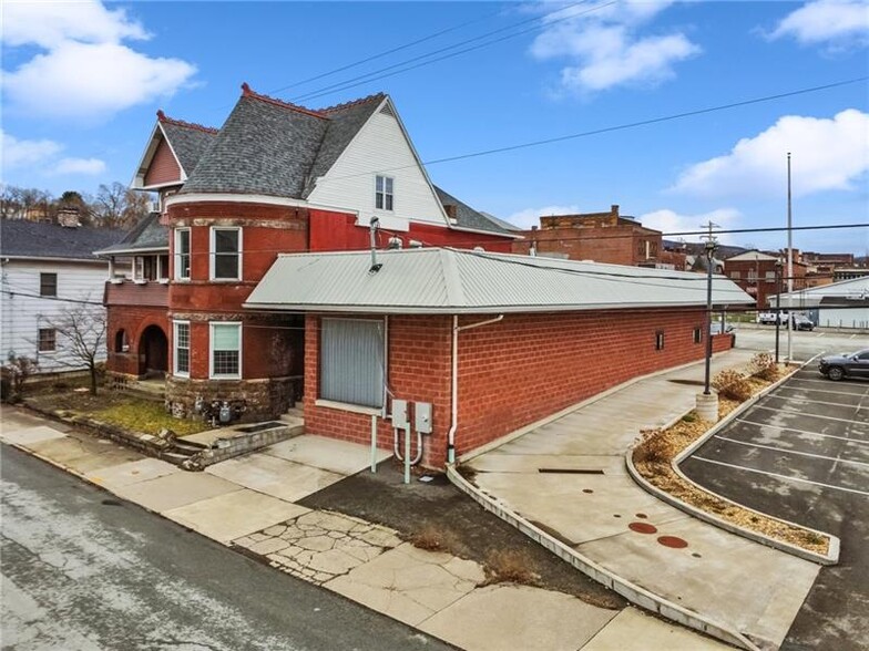 1 Zia Maria Way, Connellsville, PA à vendre - Photo du bâtiment - Image 3 de 28