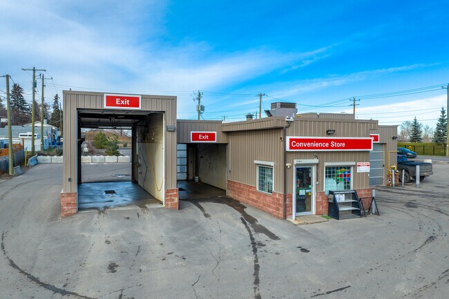 Plus de détails pour 2404 68th Ave SE, Calgary, AB - Commerce de détail à vendre