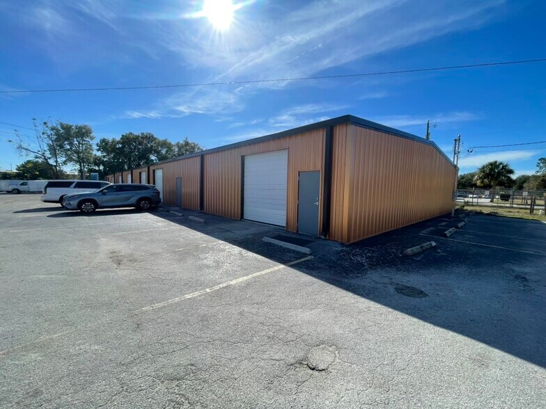 700 S Milwee St, Longwood, FL à louer - Photo du bâtiment - Image 3 de 6