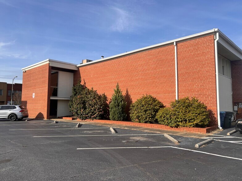 309 N Main St, Salisbury, NC à vendre - Photo du bâtiment - Image 3 de 43