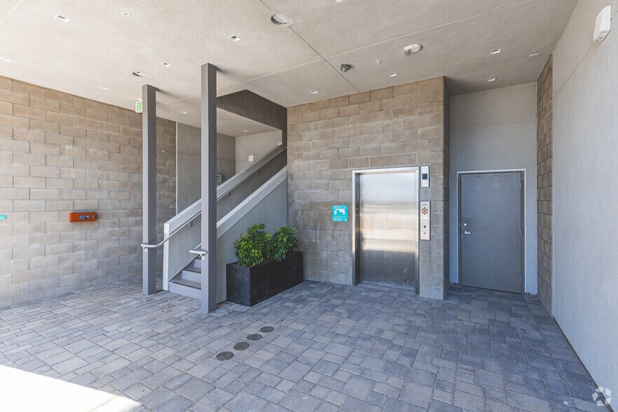 951 Seacoast Dr, Imperial Beach, CA à louer - Photo du bâtiment - Image 3 de 10