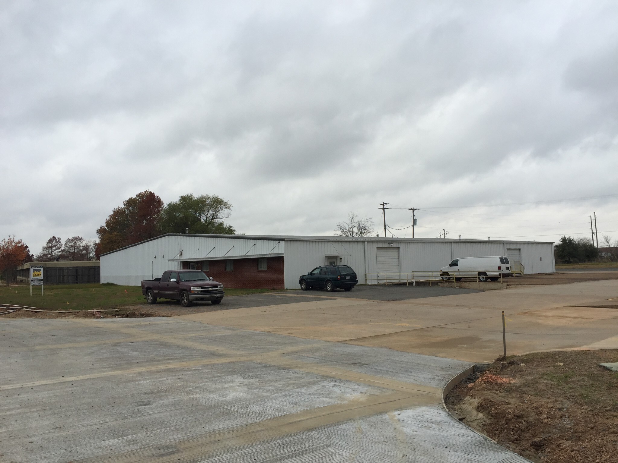 2911 Douglas Dr, Bossier City, LA for lease Primary Photo- Image 1 of 18