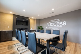 608 Mauldin Dr, Woodstock, GA for lease Interior Photo- Image 1 of 7