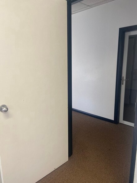 1047 E Highway 121, Lewisville, TX for lease - Interior Photo - Image 3 of 24