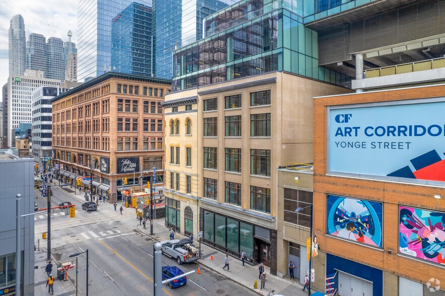 2 Queen St W, Toronto, ON for lease - Building Photo - Image 2 of 3