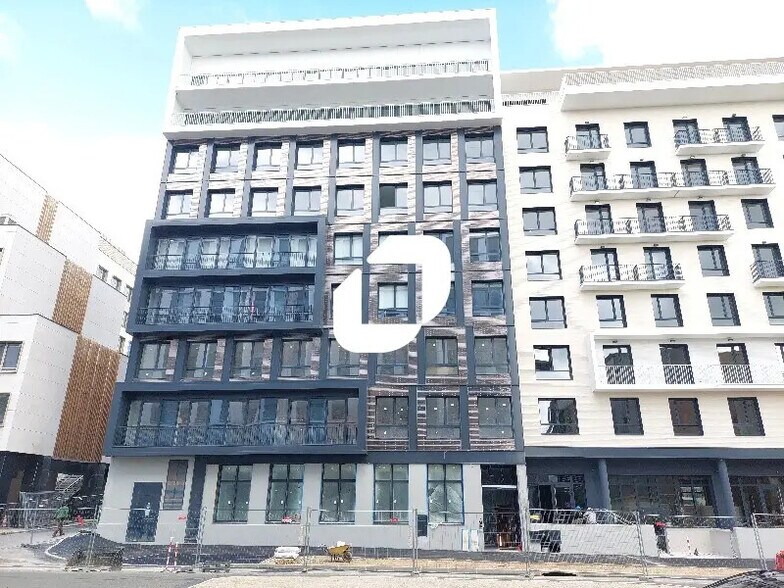 7 Rue Georges Stephenson, Montigny-le-Bretonneux à vendre - Photo du bâtiment - Image 2 de 12