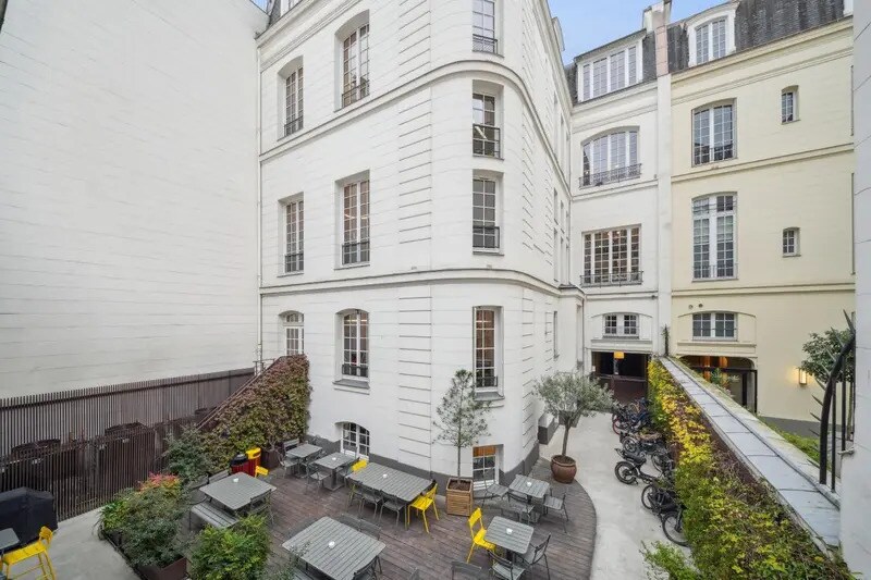 44 Rue Copernic, Paris à louer - Photo du bâtiment - Image 3 de 21