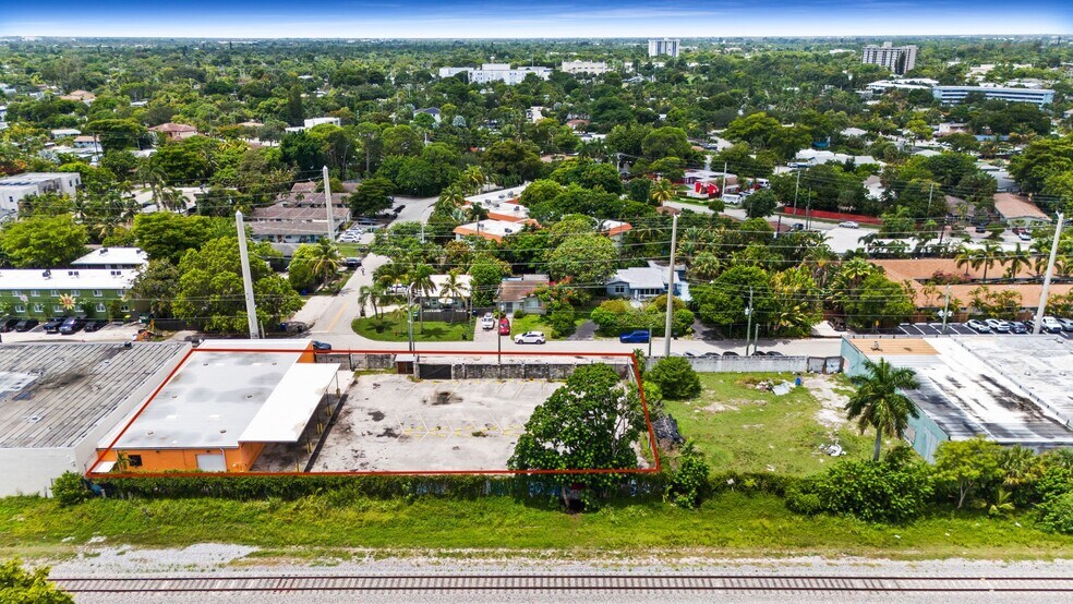 1636 NE 12th Ter, Fort Lauderdale, FL à louer - Photo du bâtiment - Image 3 de 25