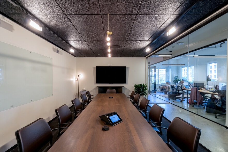 4201 Wilson Blvd, Arlington, VA à louer - Photo intérieure - Image 2 de 11