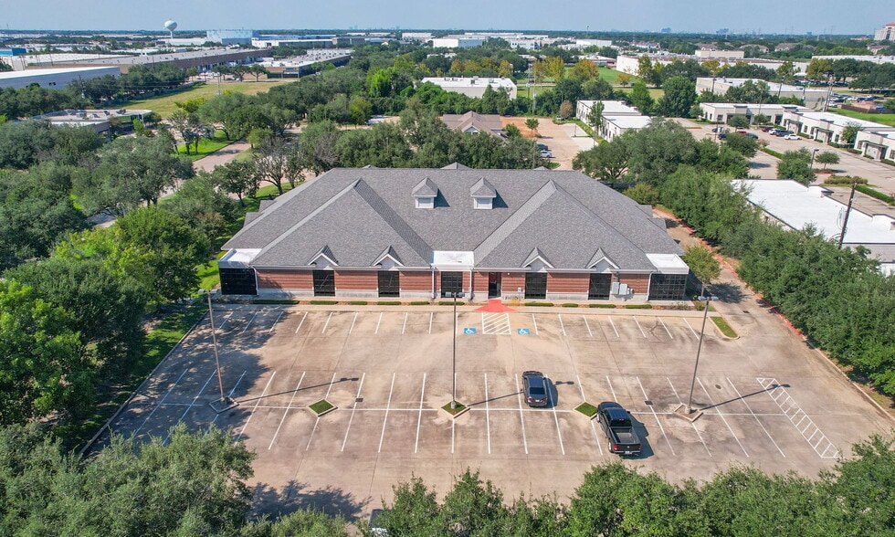 12511 Emily Ct, Sugar Land, TX à louer - Photo du bâtiment - Image 3 de 19