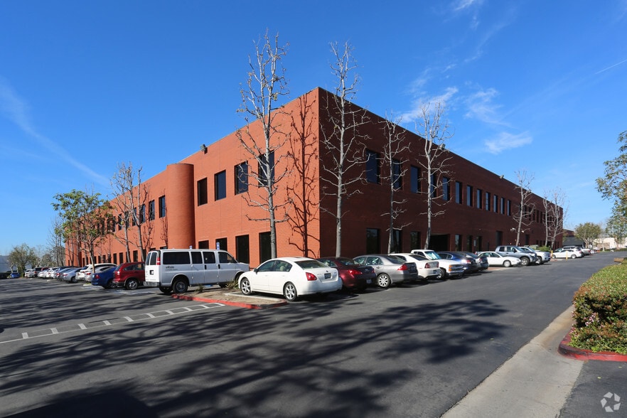 1833 Alton Pky, Irvine, CA for sale - Primary Photo - Image 1 of 8