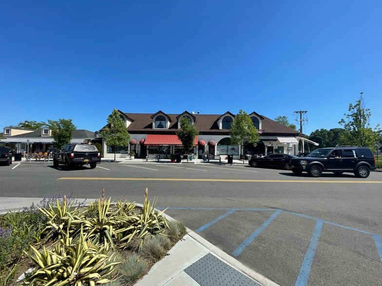 65 Main St, Westhampton Beach, NY for sale - Building Photo - Image 3 of 4