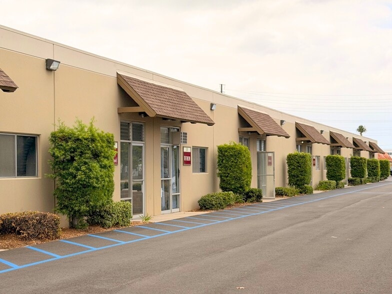 3602-3628 W Pendleton Ave, Santa Ana, CA for lease - Building Photo - Image 2 of 5