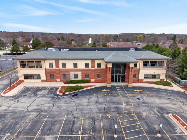 Plus de détails pour 12555 W National Ave, New Berlin, WI - Bureau à vendre