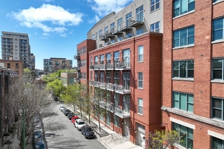 Plus de détails pour 824 W Superior St, Chicago, IL - Bureau à vendre