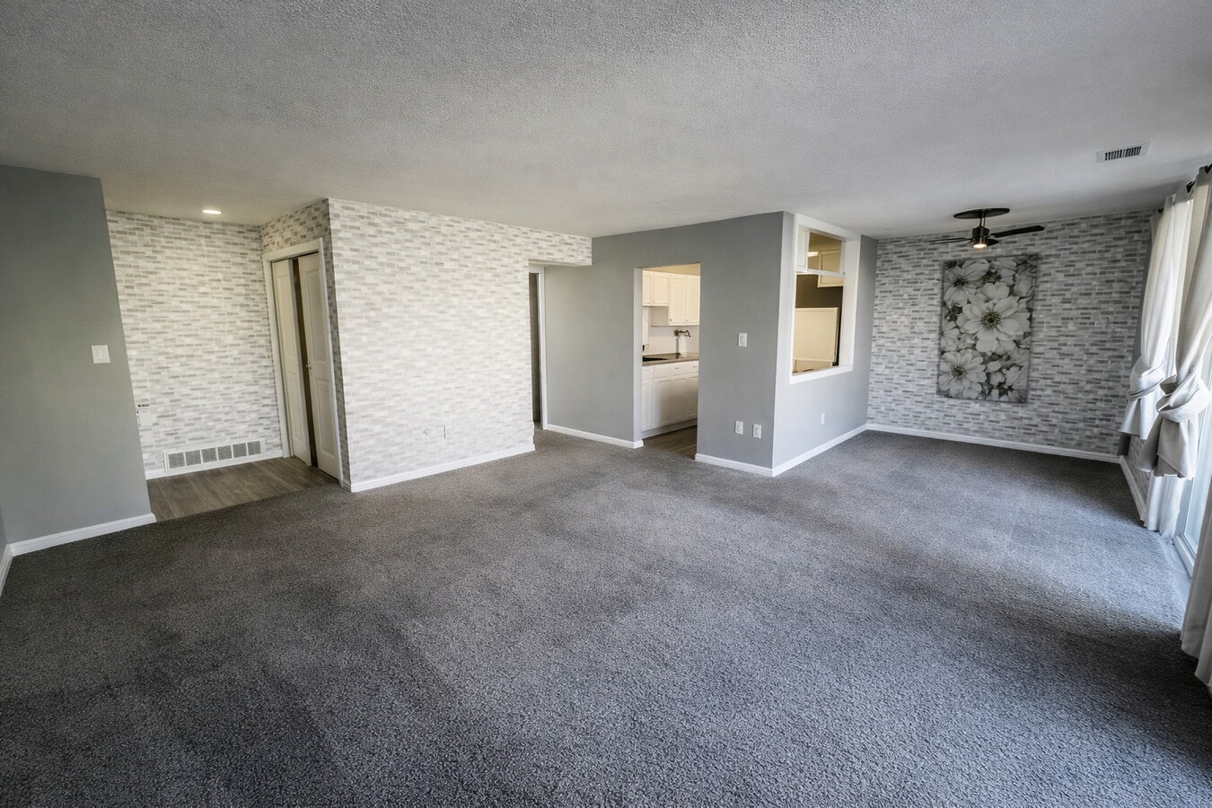 522 Wilson Bridge Dr, Oxon Hill, MD 20745 - Unit #6723 - - Interior Photo - Image 1 of 8