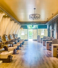 227 Lewers St, Honolulu, HI à louer Photo du bâtiment- Image 1 de 11