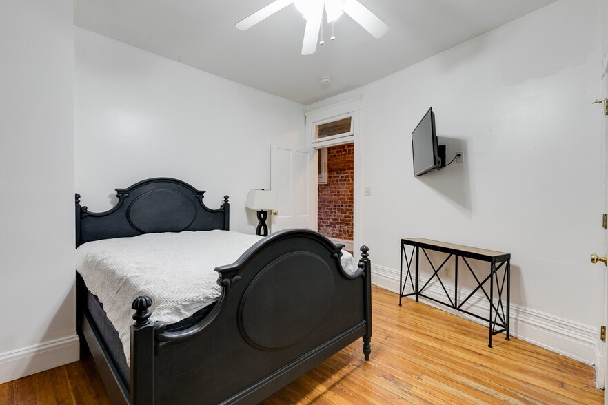 2523 W Main St, Richmond, VA à vendre - Photo du bâtiment - Image 3 de 53
