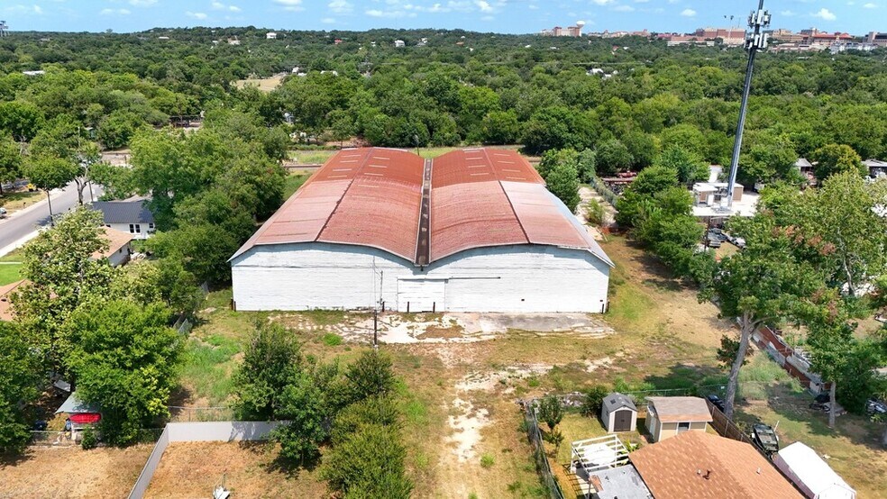 312 Camacho St, San Marcos, TX à vendre - Photo du bâtiment - Image 3 de 13
