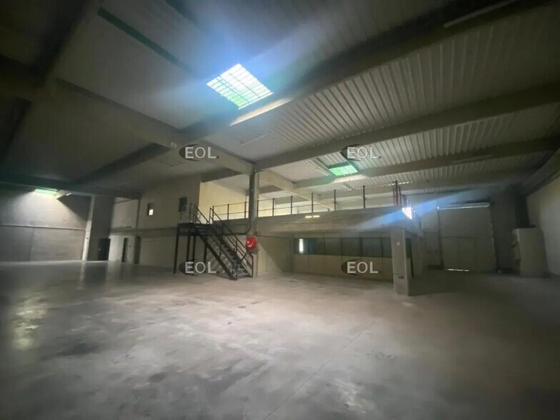 Flex dans Pontault-Combault à louer - Photo du bâtiment - Image 3 de 22