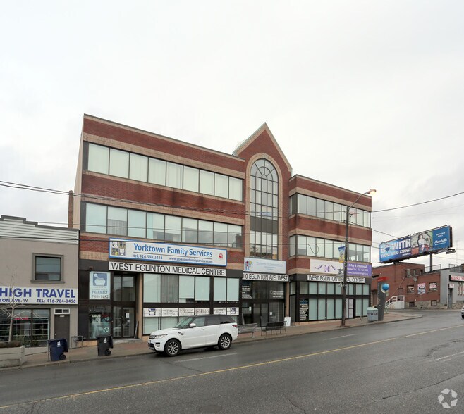 2010 Eglinton Ave W, Toronto, ON à vendre - Photo du bâtiment - Image 2 de 2