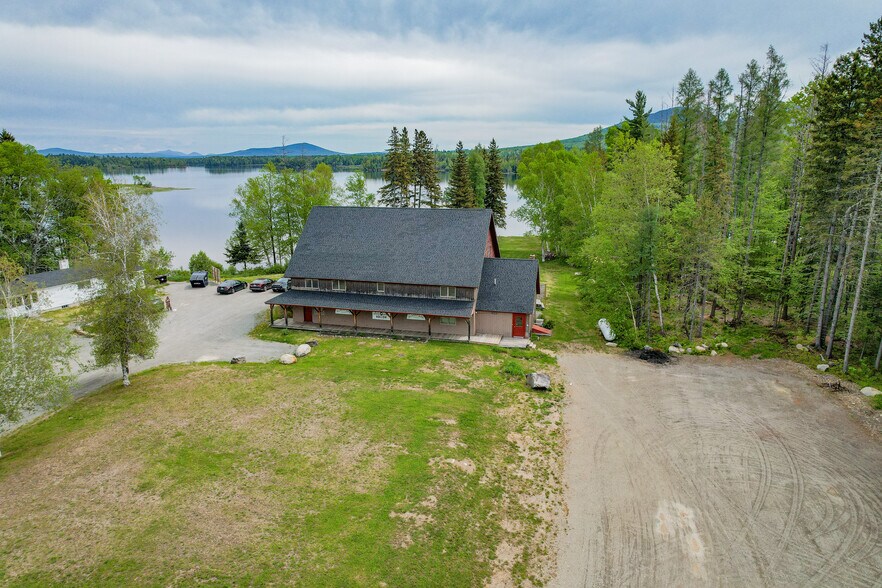 9 Tranquility Ln, Eustis, ME à vendre - Photo du bâtiment - Image 2 de 43