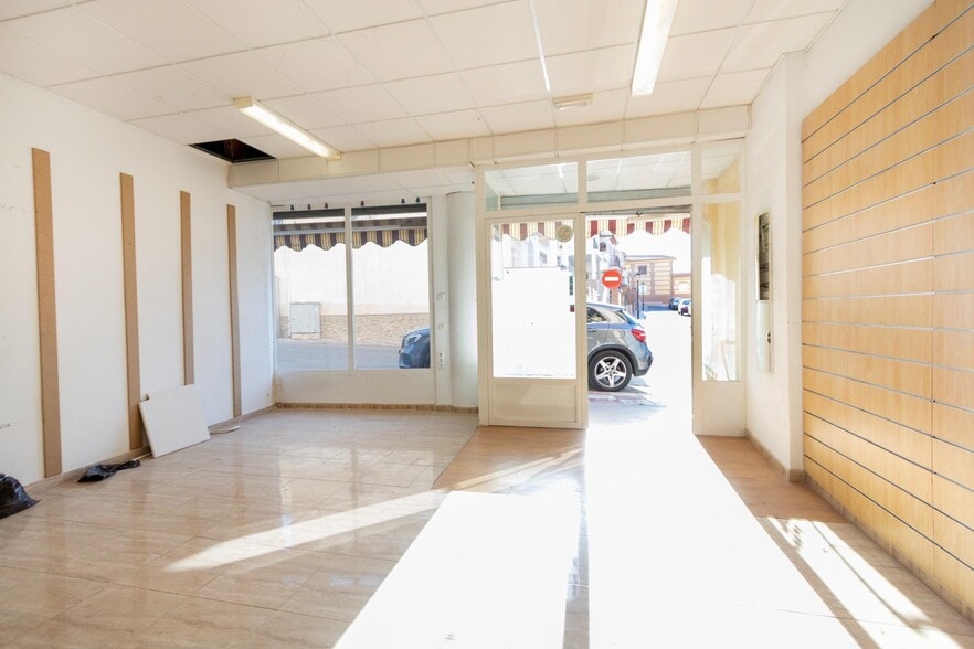 Calle Juan Carlos i, Villa de Otura, Granada for sale - Interior Photo - Image 2 of 28