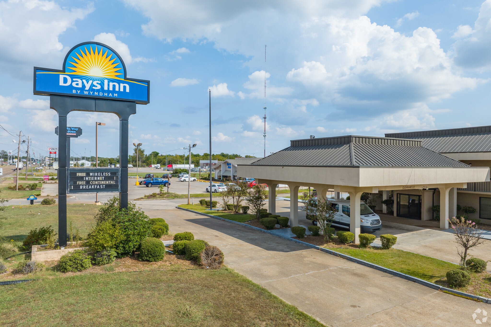 2701 Highway 82 E, Greenville, MS for sale Primary Photo- Image 1 of 35