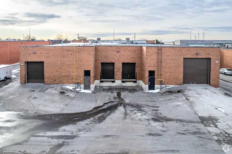 681 Rowntree Dairy Rd, Vaughan, ON à louer - Photo du bâtiment - Image 2 de 2