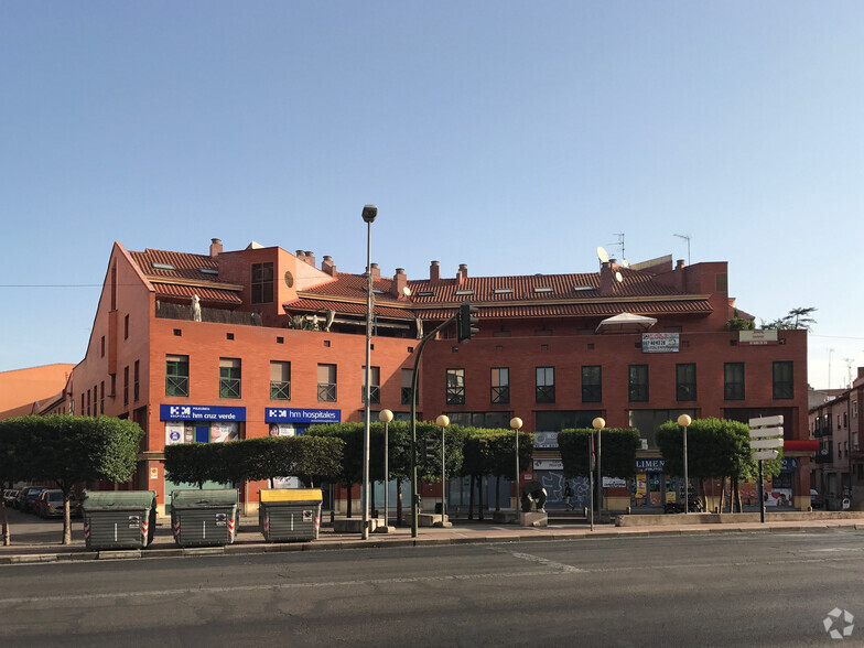 Calle Vía Complutense, 3, Alcalá De Henares, Madrid for sale - Primary Photo - Image 1 of 2