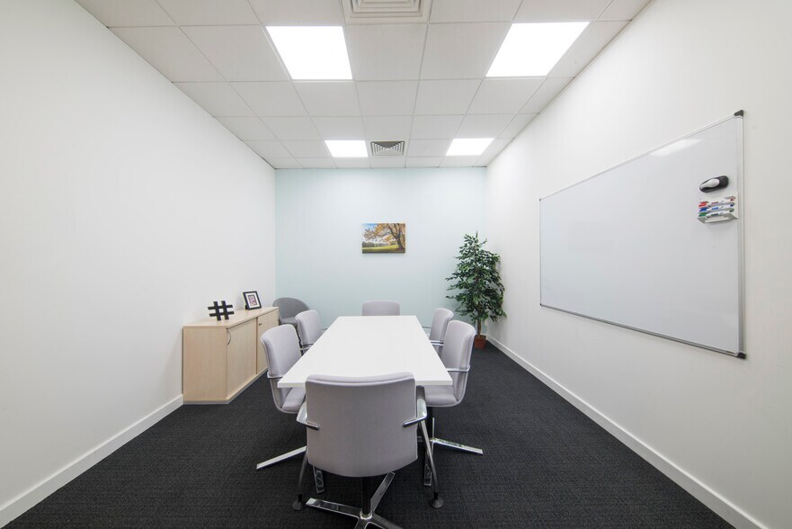 3400 Peachtree Rd NE, Atlanta, GA à louer - Photo du bâtiment - Image 3 de 8