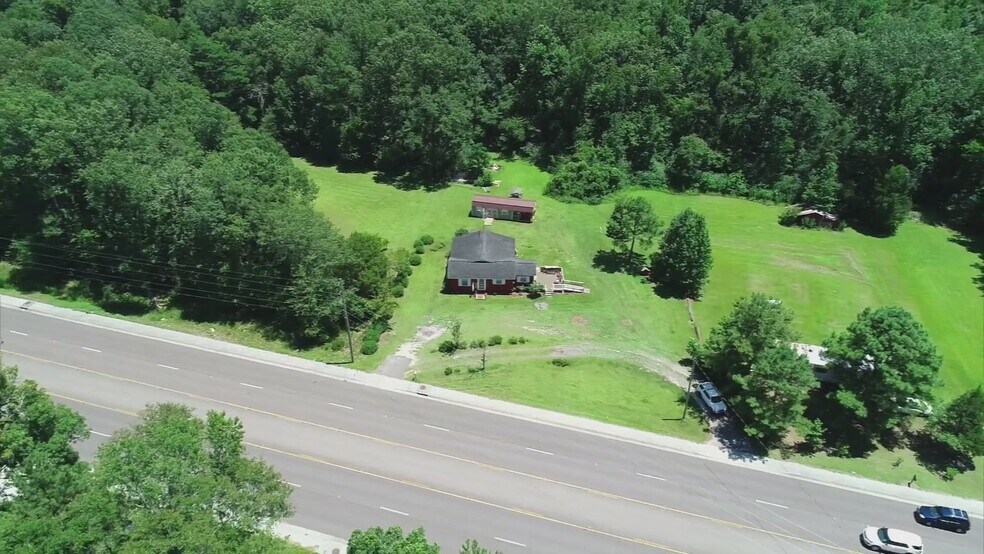 758 S Live Oak Dr, Moncks Corner, SC à vendre - Vidéo sur l’inscription commerciale - Image 2 de 3