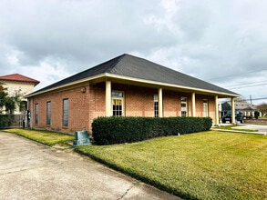 6410 Wellington Pl, Beaumont, TX for lease Building Photo- Image 1 of 4
